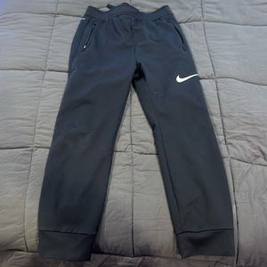 Nike Boys’ Dri-FIT Sweatpants Size YL in Black